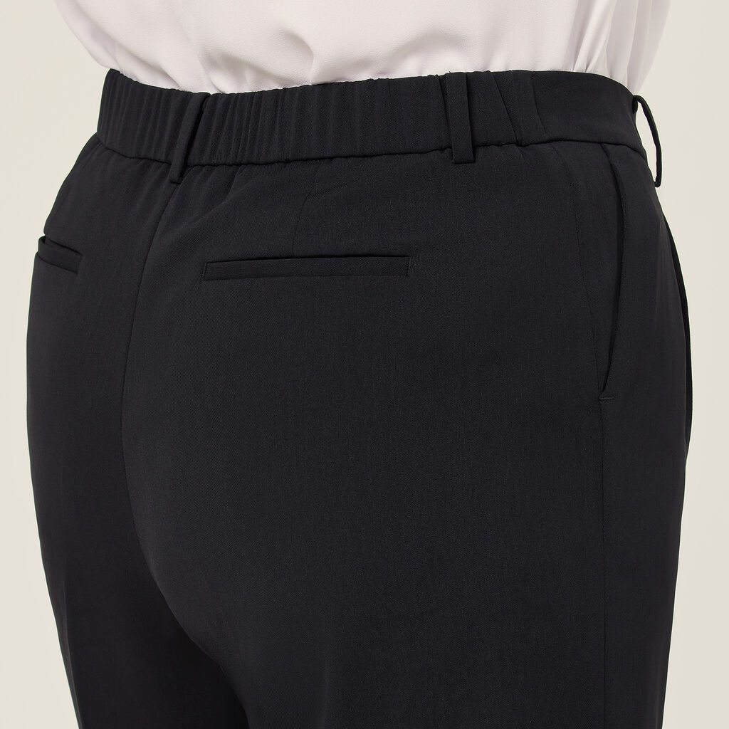 Crepe Stretch Relaxed Short