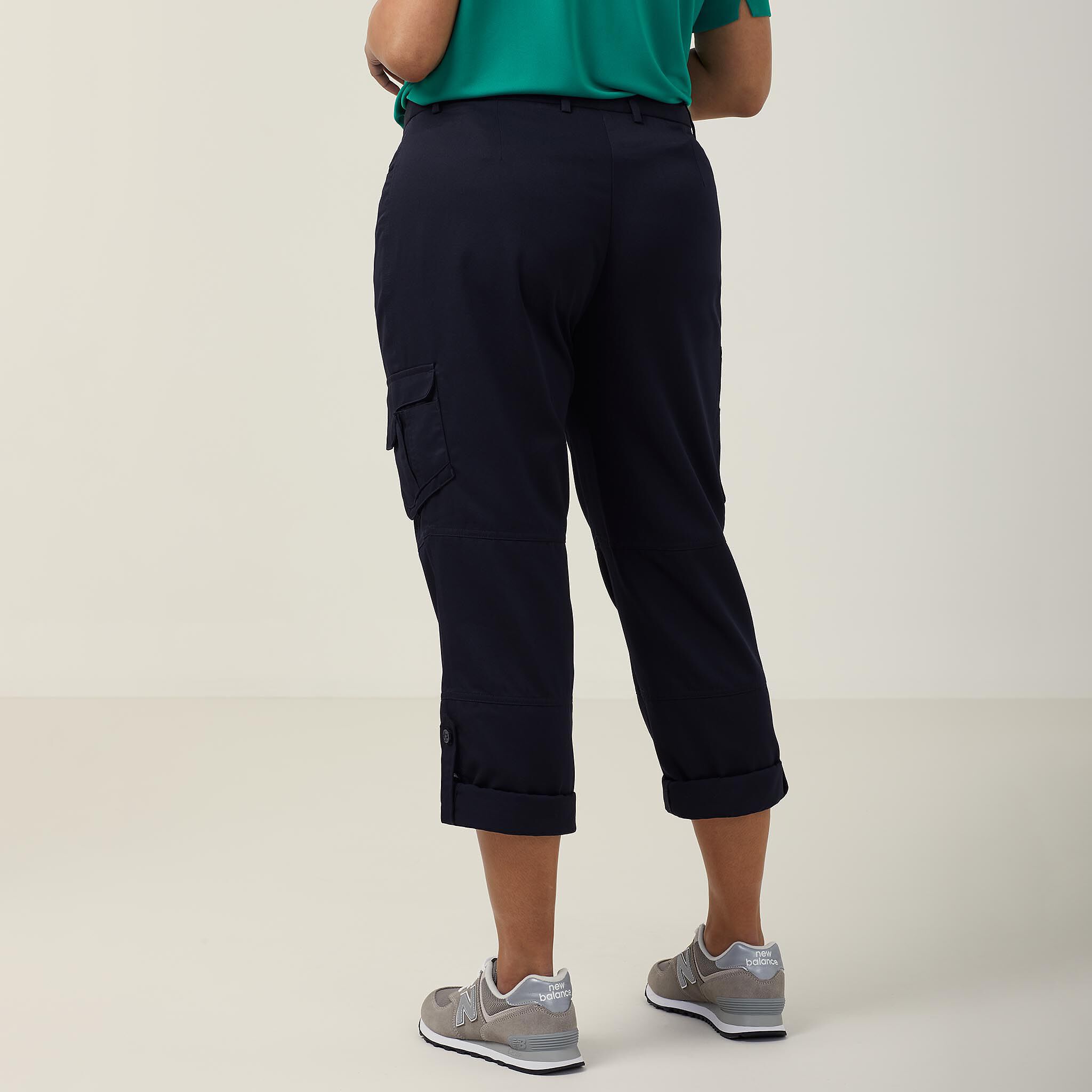 Women's three quarter cargo pants sales