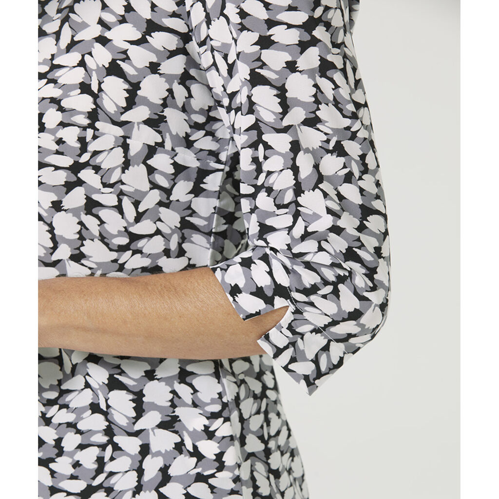 Antibacterial Petal Print 3/4 Sleeve Top
