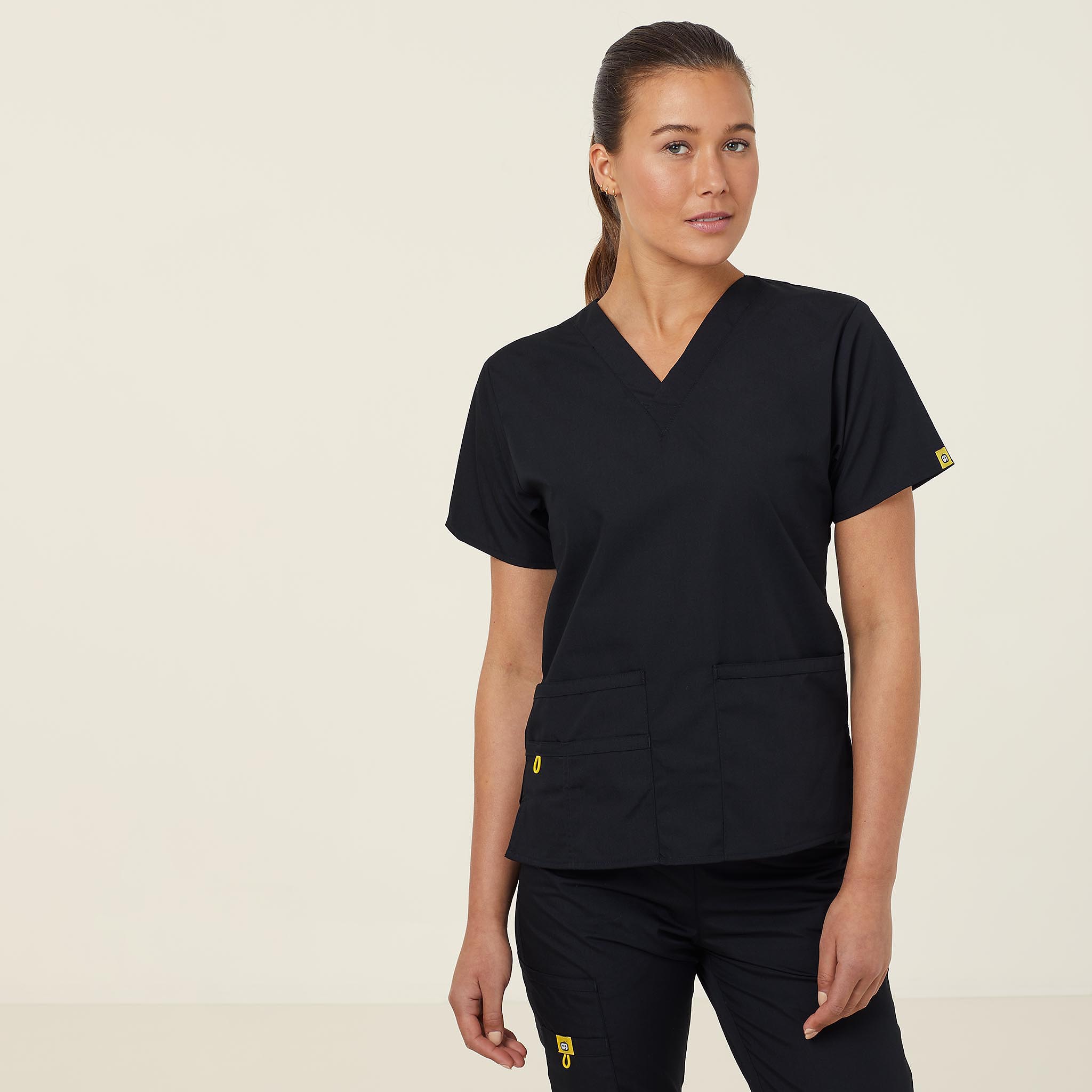 Wonderwink Origins Scrub Top Bravo, black | NNT Uniforms